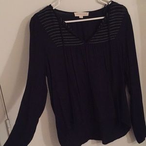 Stylish and mature long sleeve